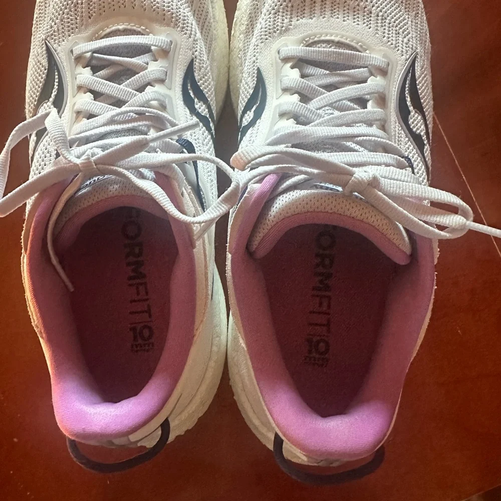 Saucony Women's White Running Shoes with Pink and Black Accents
